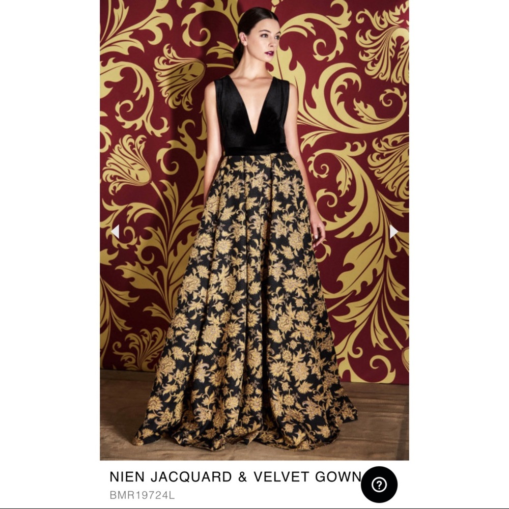 Tadashi Shoji gown BRAND NEW and IT HAS POCKETS!!!
